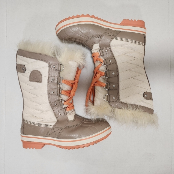 Sorel‎ Joan of Arctic Boots - Picture 1 of 13